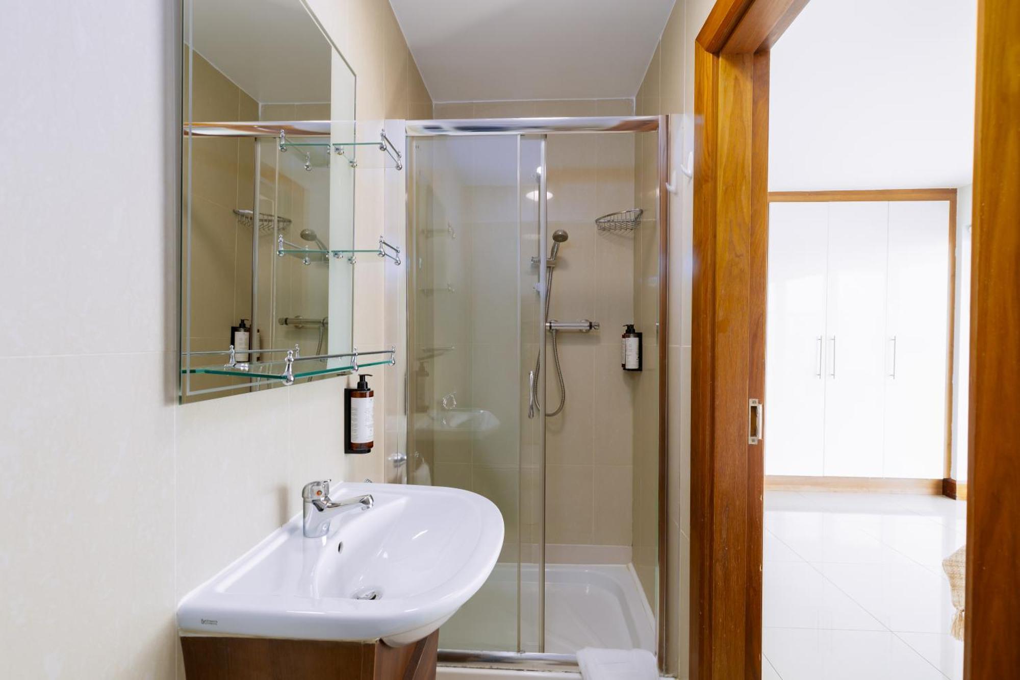 Tur An Tsaile - Galway Lakeside Apartments Экстерьер фото